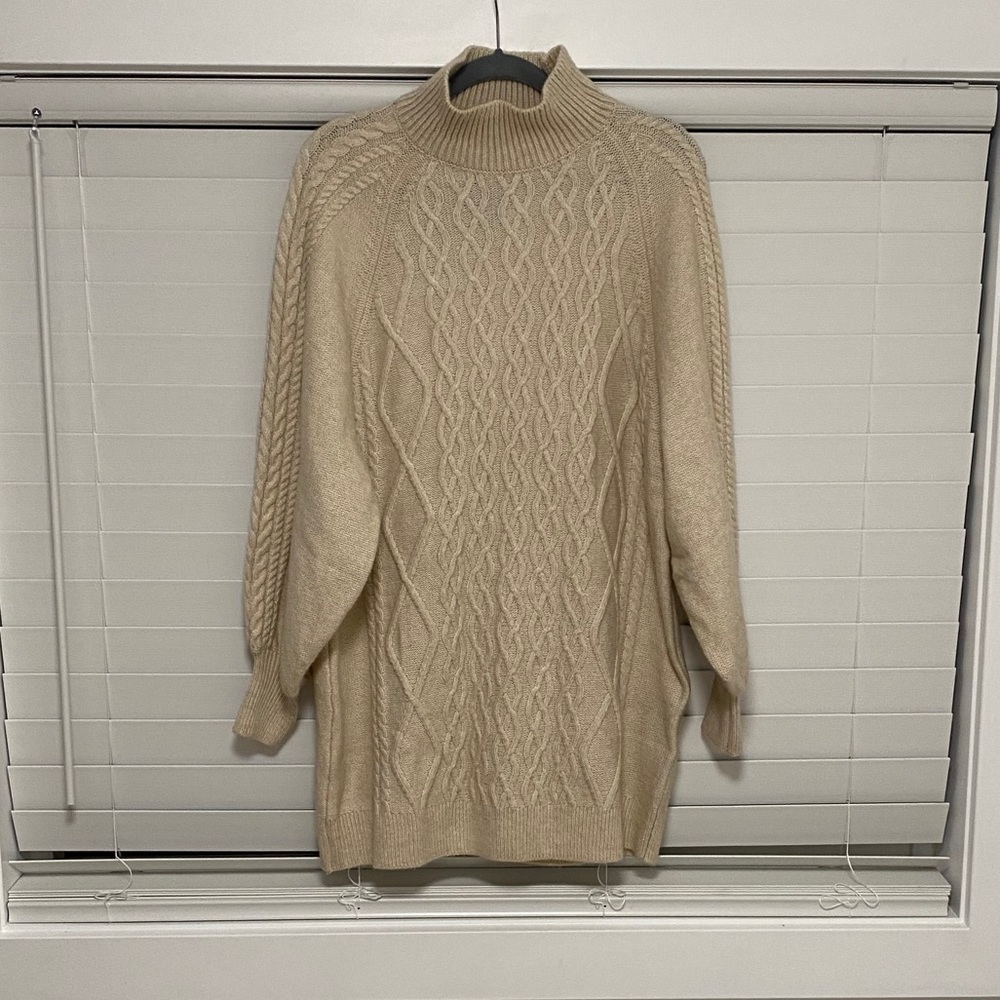 H&M sweater dress🛍